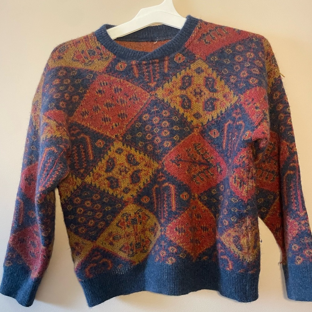Vintage Sweater, Super Cute!